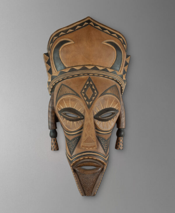 front view of changana wizard mask from mozambique