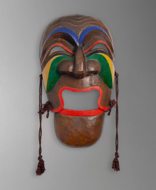 front view of yangbang mask from south korea