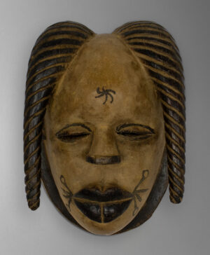 front view of idoma mask from nigeria