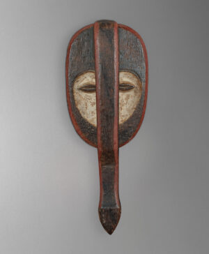 front view of pibibuze mask from gabon