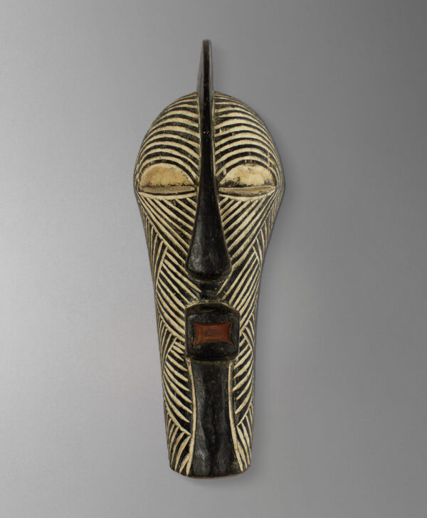 front view of kifwebe mask from congo