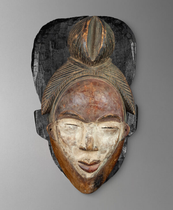 front view of punu mask from gabon